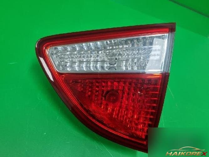 Hyundai Veracruz 2008 — белая отделка крышки багажника