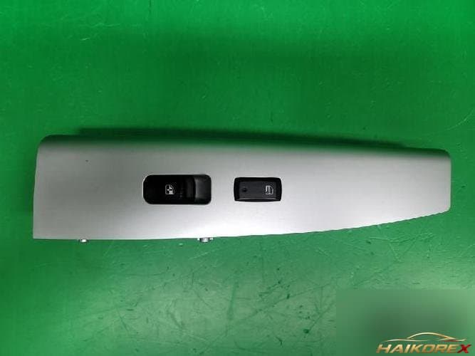 Hyundai Santa Fe 2007 — выключатель стеклоподъёмника 935752B000S4 передний правый