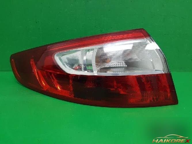 Renault SM3 2010 — комбинированный фонарь задний левый