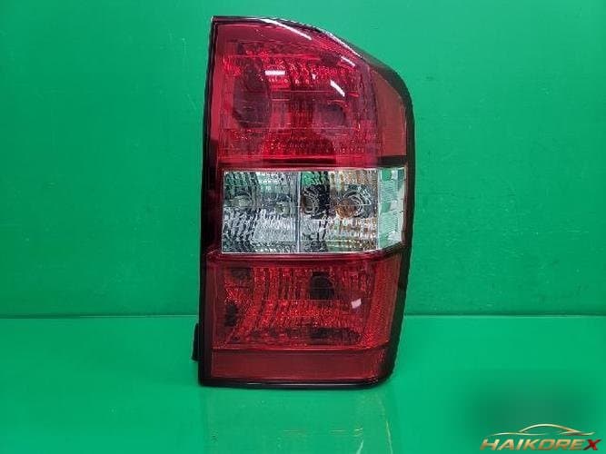 Kia Carnival 2008 — задний комбинированный фонарь правый (92402 4D100)