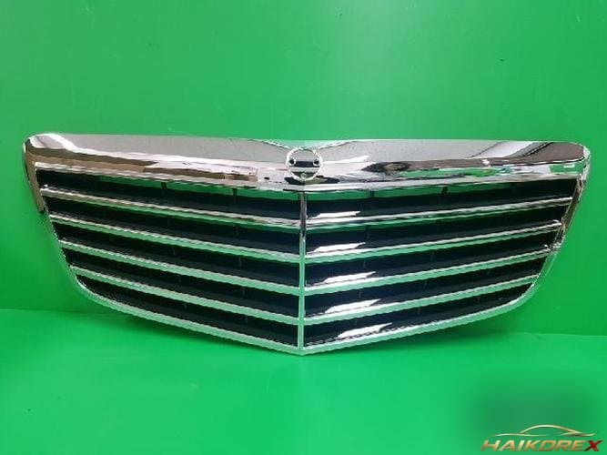 Mercedes-Benz E-Class 2009 — радиаторная решётка