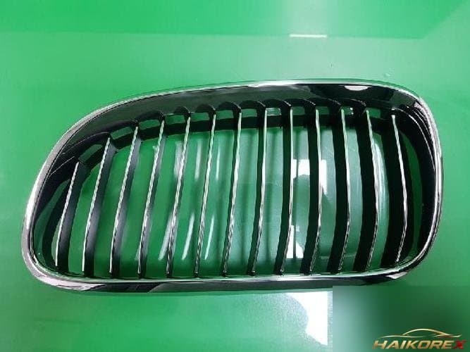 BMW 3 Series 2011 — решётка радиатора 33-9522