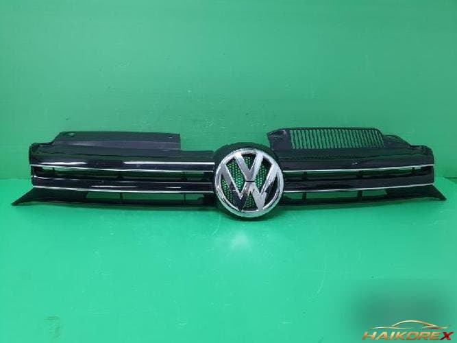 Volkswagen Golf 2013 — решётка радиатора 5K0 853 653