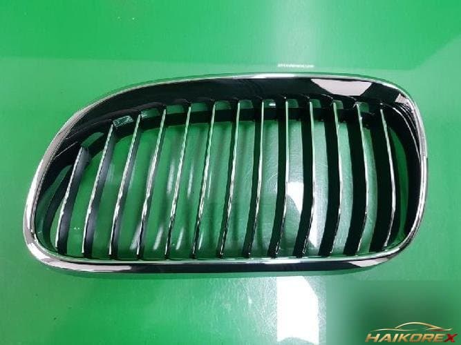 BMW 3 Series 2011 — решётка радиатора правая 33-9522 2