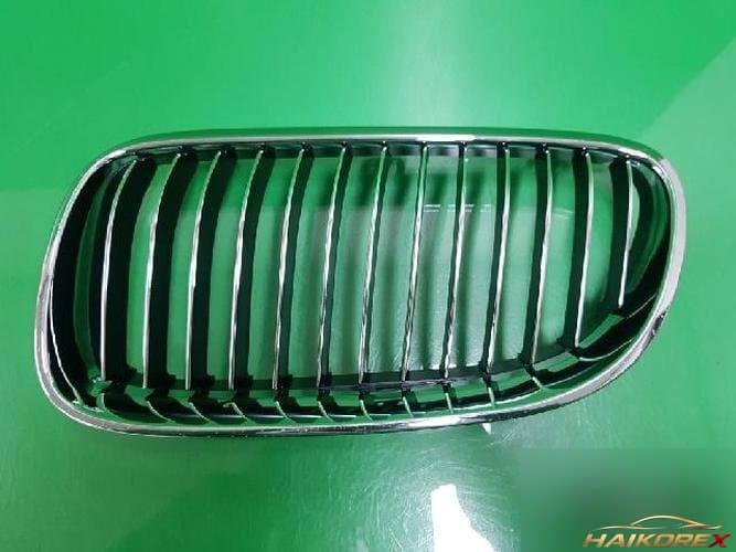 BMW 3 Series 2011 — решетка радиатора 33-9522 5