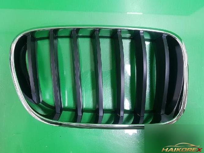 BMW X серия 2011 — решётка радиатора правая