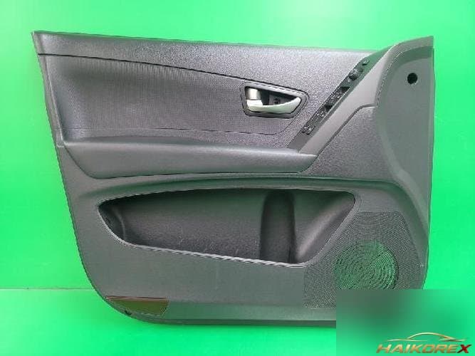 KG Mobility Korando 2012 — накладка передней двери левая 722A134001LBA