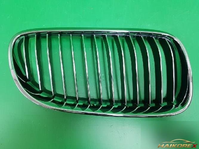BMW 3 Series 2010 — решетка радиатора 33 9522 1