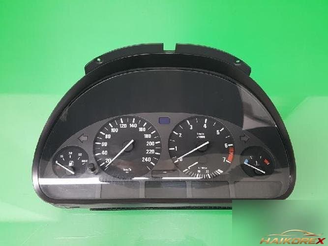 BMW 5 series 1997 — приборная панель 6211 8375669