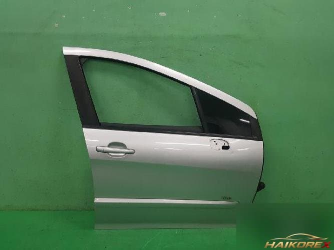 Peugeot 308 2010 — дверь передняя правая