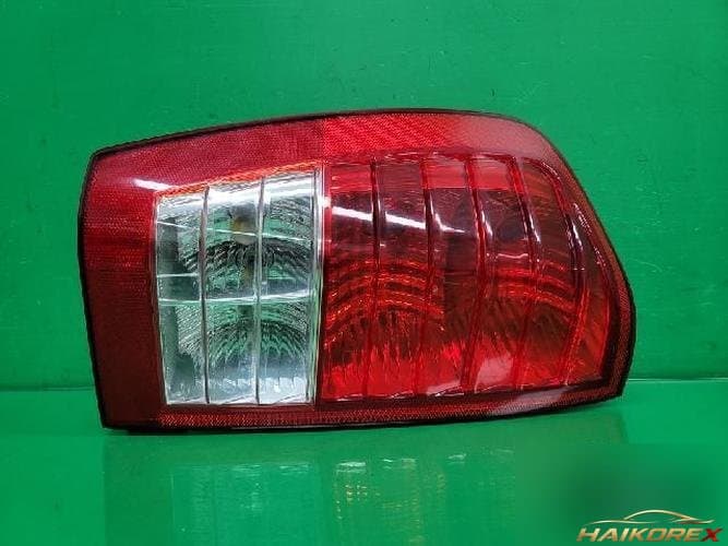 Kia Carnival 2008 — задний комбинированный фонарь левый 92401 4J000 6