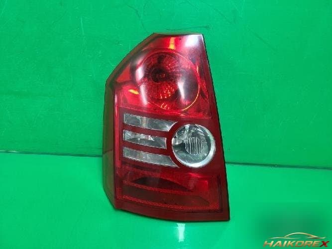 Chrysler 300 2008 — фонарь задний левый в сборе 04806371A