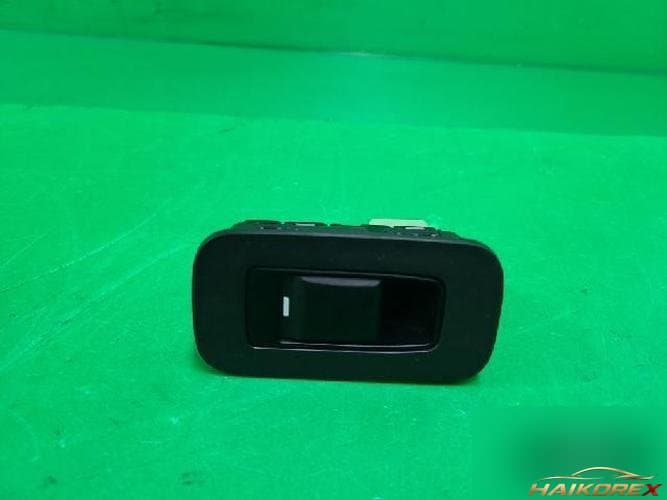 Chrysler 300 2008 — кнопка стеклоподъемника 04602787AA