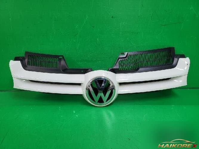 Volkswagen Golf 2008 — решётка радиатора 1K0 853 655