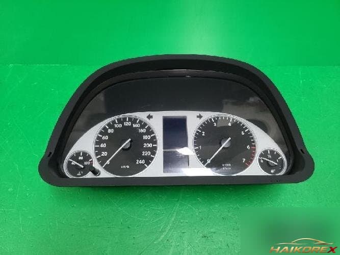 Mercedes-Benz B-Class 2008 — панель приборов A1695400448