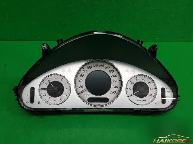 Mercedes-Benz E-Class 2006 — приборная панель A2115401748