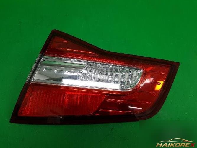 Renault QM5 2010 — рассеиватель света багажника (задний фонарь) 26550JY05A
