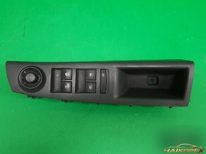 Daewoo Lacetti 2009 — выключатель стеклоподъемника 1