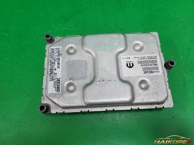 Chrysler 200 2015 — блок управления двигателем ECU 68102888AE