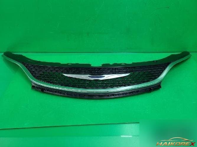 Chrysler 200 2015 — решётка радиатора 68227617AC