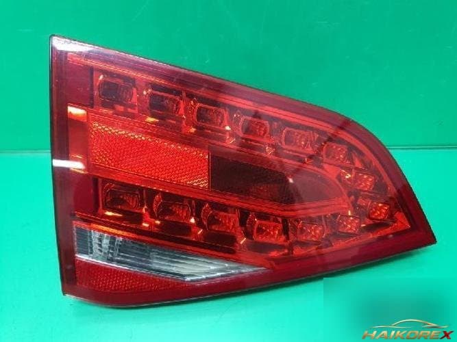 Audi A4 2010 — накладка задней двери левая 8K5 945 093 B 1