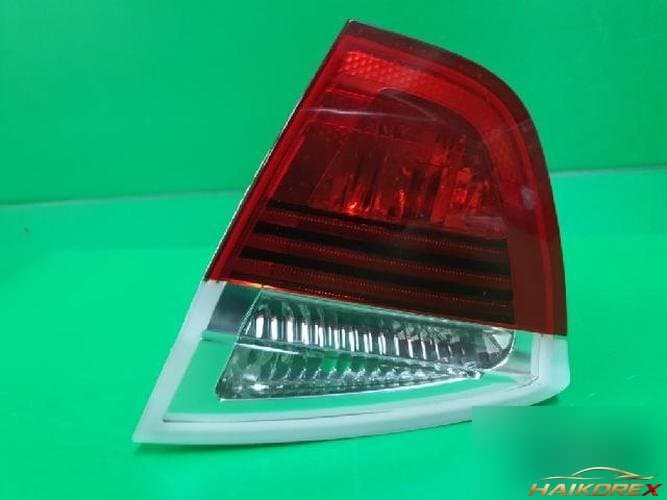 BMW 3 Series 2006 — накладка крышки багажника (с фонарём) 6937460 2