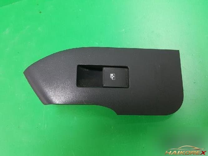 Daewoo Winstorm 2010 — выключатель стеклоподъёмника 1