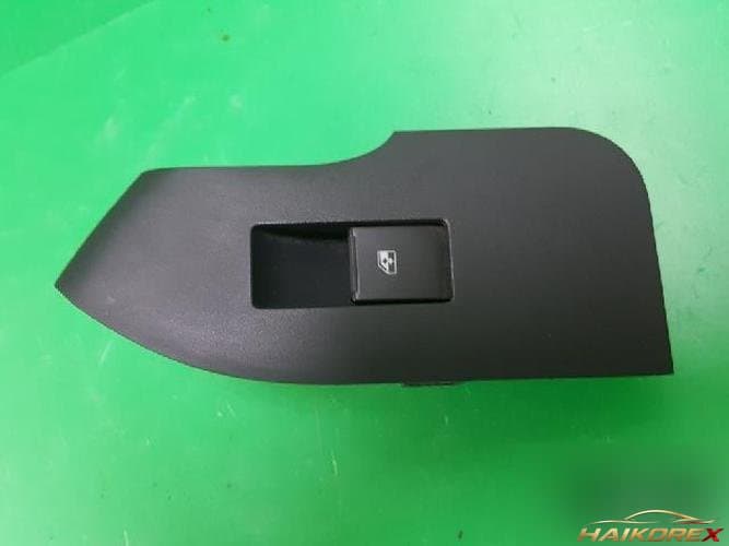 Daewoo Winstorm 2010 — переключатель стеклоподъемника 1