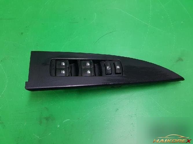 KG Mobility Actyon 2006 — переключатель стеклоподъемника передний левый 8581031000HCH 1