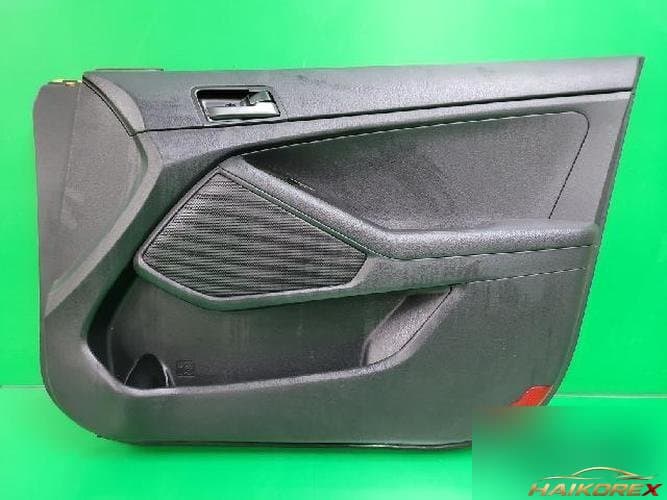 Kia K5 2012 — накладка передней двери правая 823022T170VA