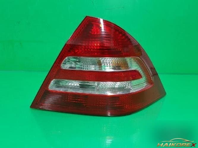 Mercedes-Benz C-Class 2006 — комбинированный фонарь задний правый (2038202064)