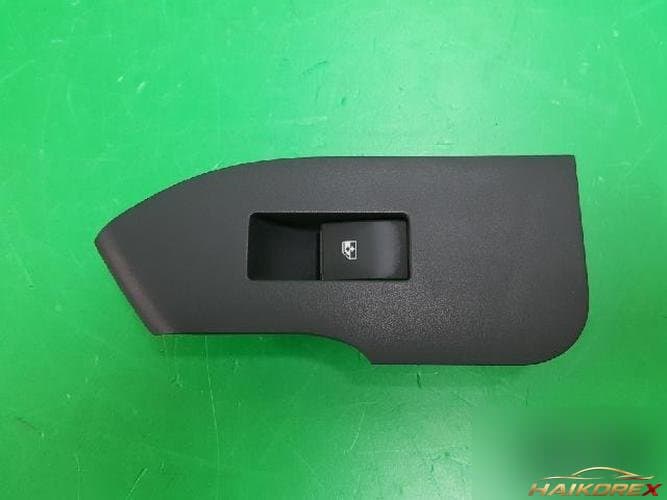 Daewoo Winstorm 2008 — кнопка стеклоподъемника передняя левая