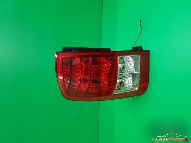Kia Carnival 2010 — задний комбинированный фонарь левый (водителя) 92401 4J000 2