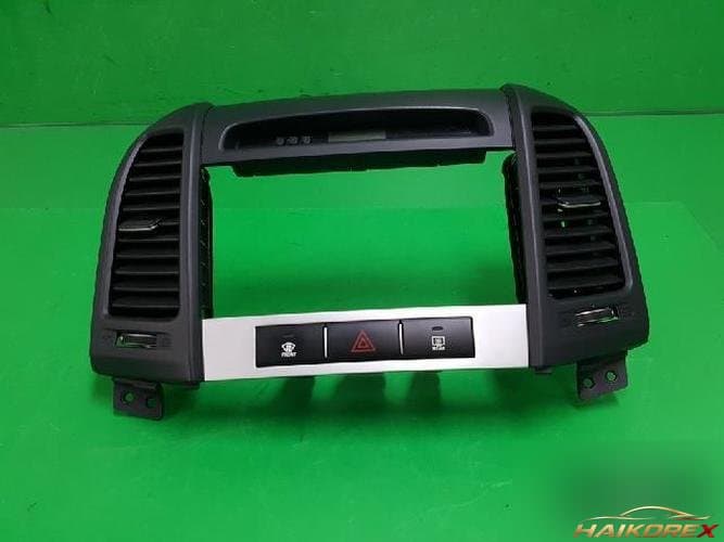 Hyundai Santa Fe 2009 — передняя панель приборной доски 847402B002S4