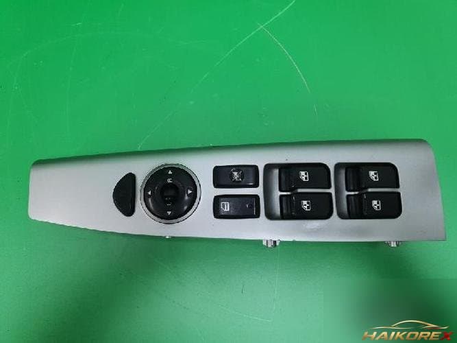 Hyundai Santa Fe 2007 — выключатель стеклоподъемника 935702B100S4