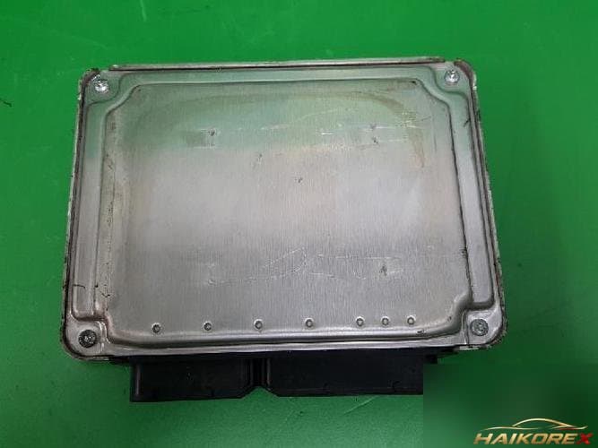 Audi A8 2006 — блок управления двигателем ECU 4E0 910 560 P