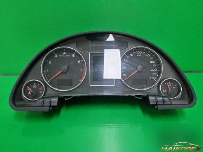 Audi A4 2007 — приборная панель