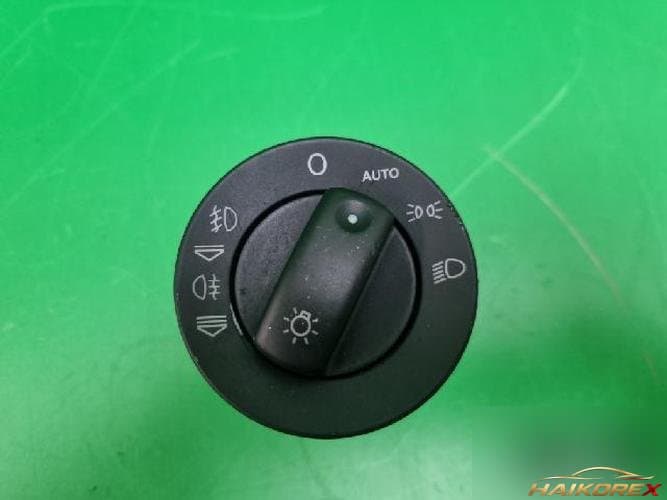 Audi A4 2007 — кнопка регулировки яркости света 8E0 941 531 D