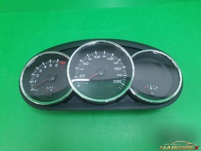 Renault SM3 2011 — панель приборов 31121