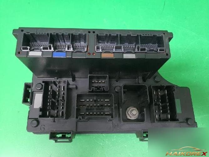 Jeep Compass 2012 — блок предохранителей (подкапотный) P04692341AD