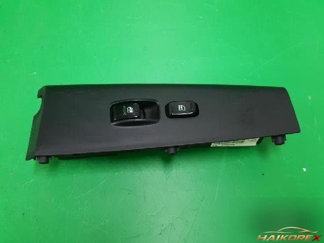 Hyundai Grandeur 2007 — кнопка стеклоподъемника правая 935753L100K7