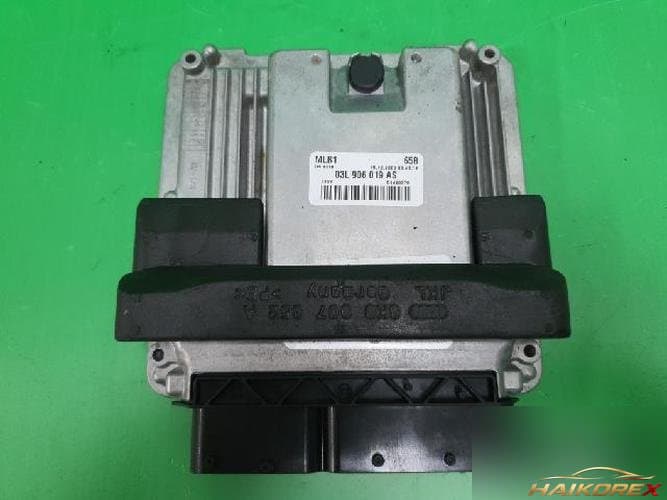 Audi Q5 2010 — блок управления двигателем ECU 03L 906 019 AS