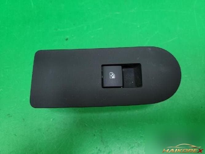 Daewoo Alpeon 2011 — кнопка стеклоподъёмника правая