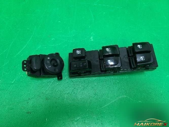 Hyundai Avante 2008 — кнопка стеклоподъемника 935702H0007U