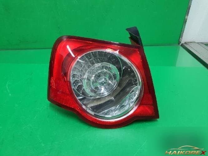 Volkswagen Passat 2007 — комбинированный фонарь (задний) правый 3C5 945 095C
