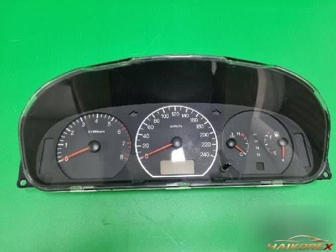 Hyundai Grandeur 2005 — панель приборов