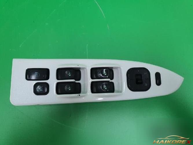 Hyundai Grandeur 2005 — выключатель стеклоподъемника 1