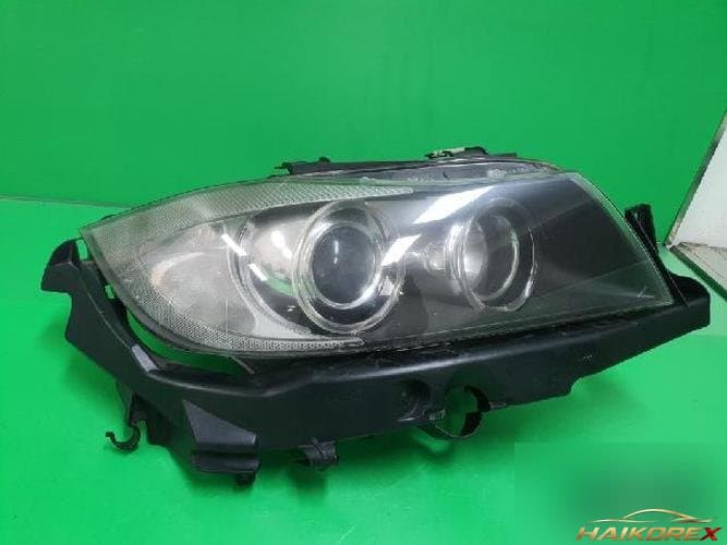 BMW 3 Series 2005 — фара правая 63116942738