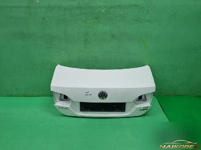Volkswagen Jetta 2014 — крышка багажника
