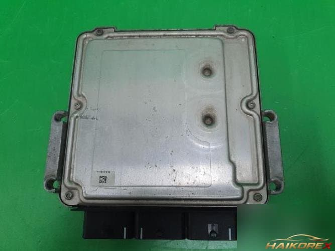 Land Rover Freelander 2010 — блок управления двигателем ECU AH52 12A650 AA